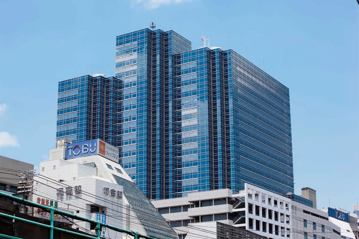 WeWork Metropolitan Plaza Building