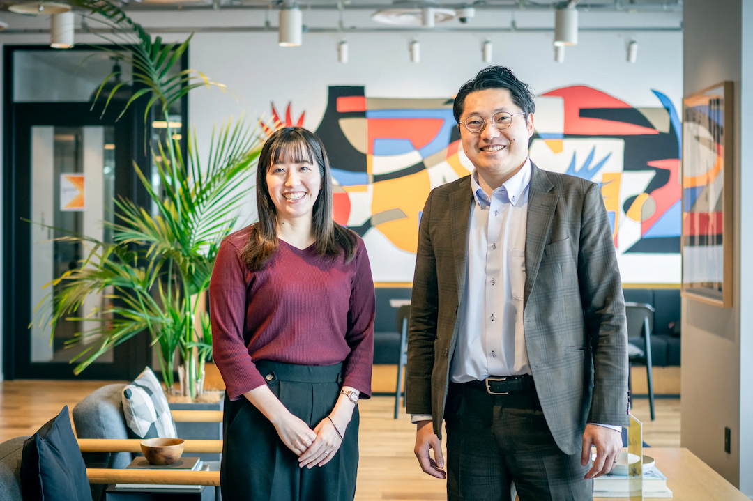 ＪＰＸ総研 フロンティア戦略部課長の斎藤裕哉氏と三村優里香氏