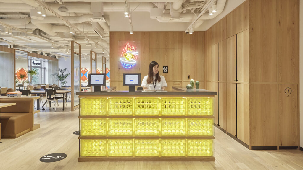 ✨uniko WEAVA(ウィーバ)　デスク Discover Workspaces in Harumi and Kachidoki Area | WeWork Daiwa