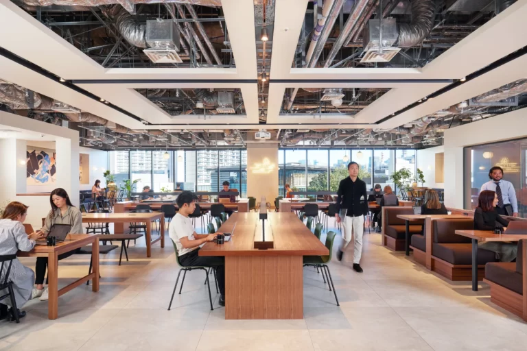 AGX_6F-Lounge-with-people-