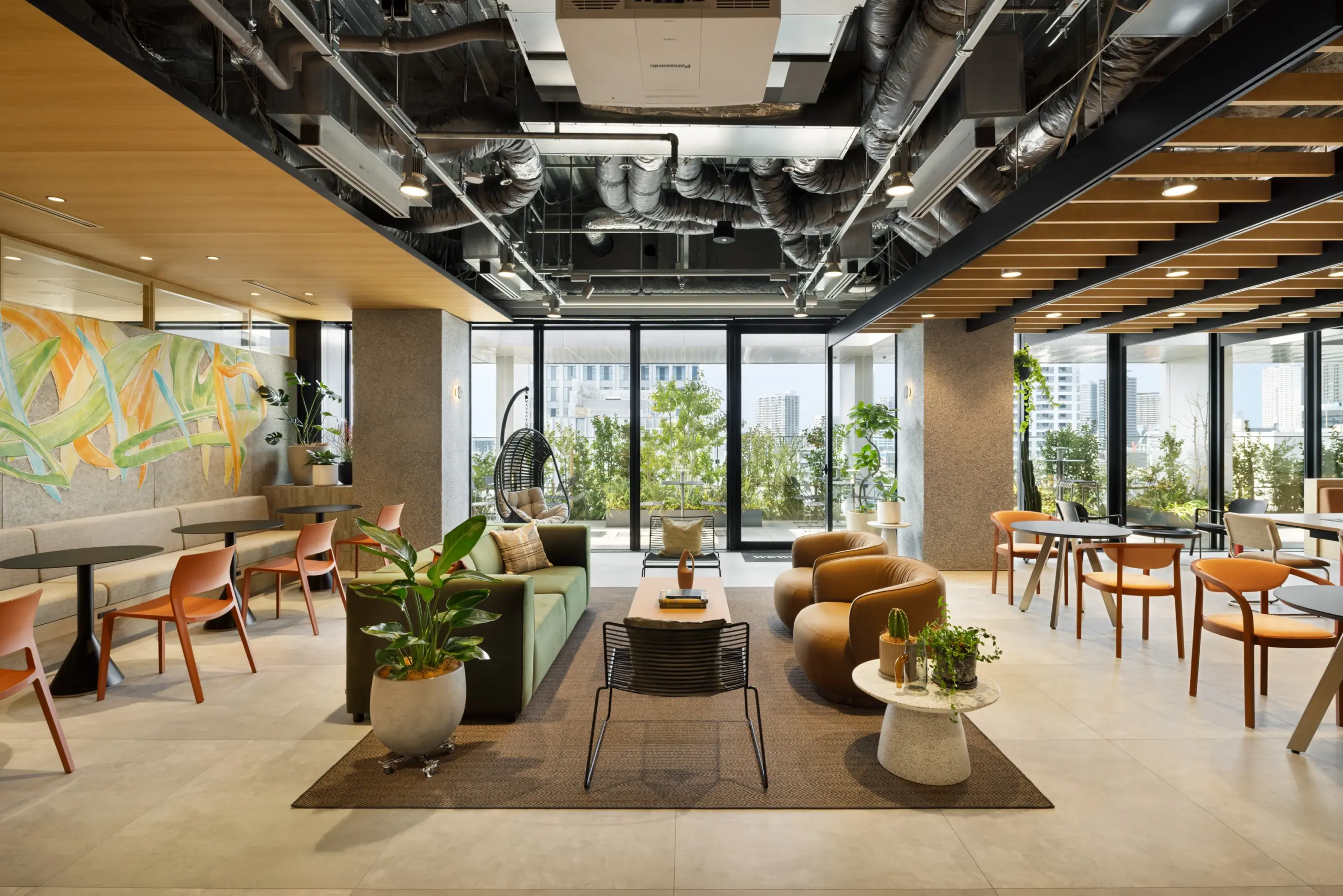 WeWork 本町 ラウンジ